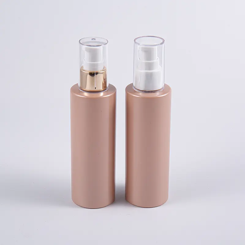 화장품은 분무기 펌프와 함께 120ml PET 플라스틱 병을 사용합니다.